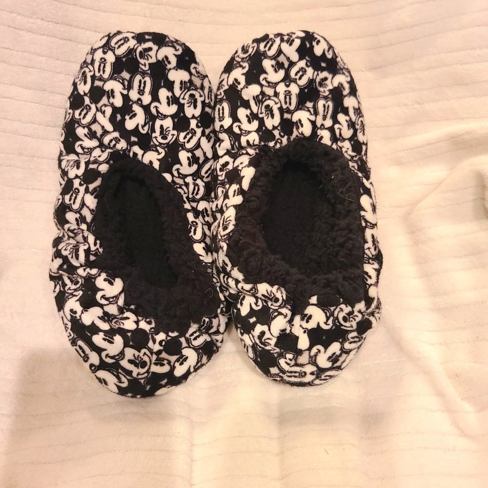 Disney NWOT Mickey Slippers